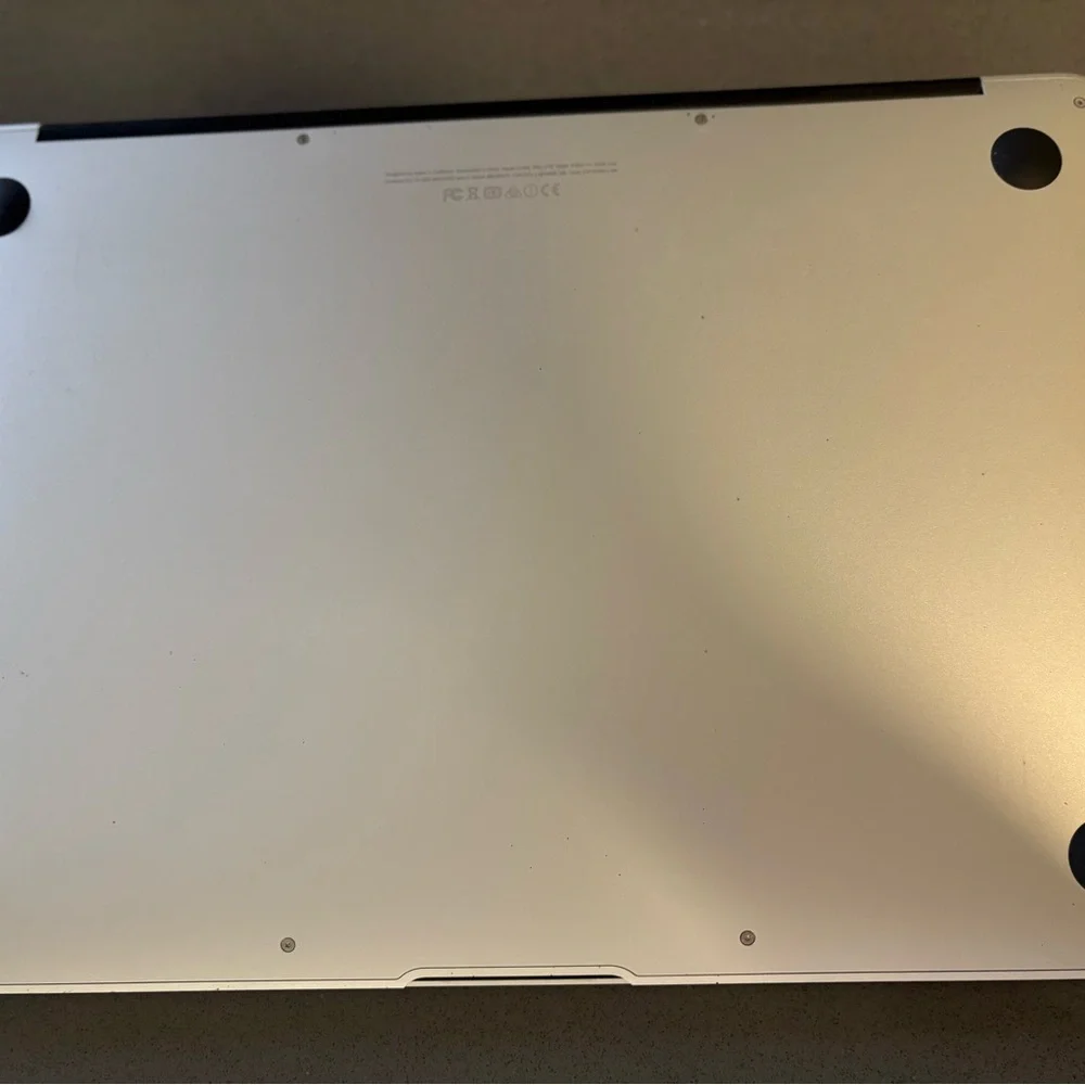 2017/2018 Apple MacBook Air 13 in. - Sleek Silver Design